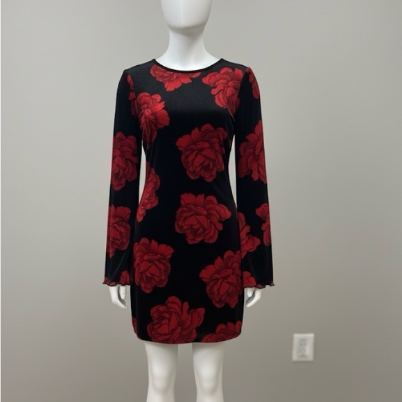 Thirty Thirty Dresses & Skirts - Thirty Thirty L Velvet Rose Open Back Mini Dress